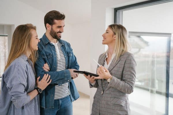 dénoncer agence immobilière